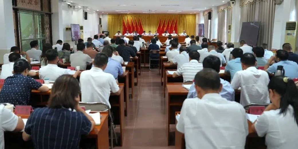 万宁市树立和践行正确政绩观学习教育整改整治成效通报会召开